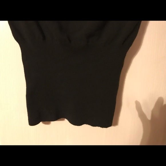Black shorty sleeve turtleneck sweater size small - Picture 3 of 4